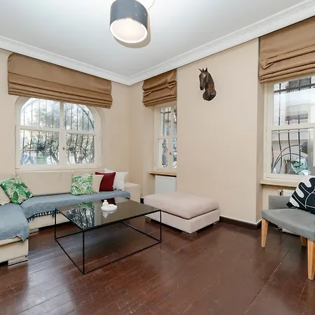 Three-bedroom Family In Managed - Location Near Taksim 4* İstanbul