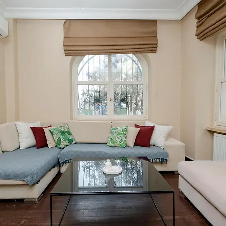 Three-bedroom Family In Managed - Location Near Taksim 4* İstanbul