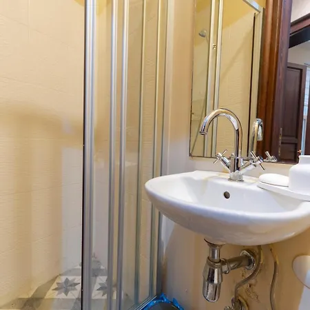 Three-bedroom Family In Managed - Location Near Taksim 4* Istanbul