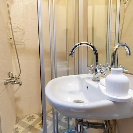 Three-bedroom Family In Managed - Location Near Taksim 4* Estambul