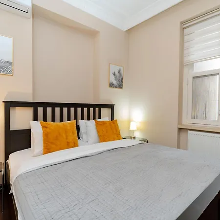 Three-bedroom Family In Managed - Location Near Taksim Apartamento