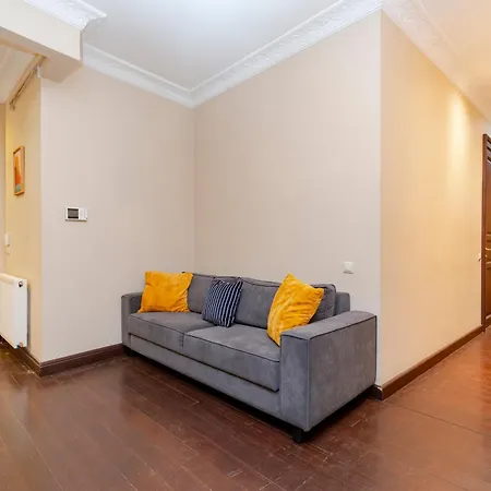 Three-bedroom Family In Managed - Location Near Taksim 4* Estambul