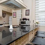 Three-bedroom Family In Managed - Location Near Taksim Appartement Istanboel