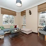 Three-bedroom Family In Managed - Location Near Taksim 4* Istanboel