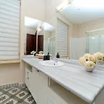 Three-bedroom Family In Managed - Location Near Taksim 4* Istanboel