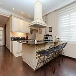 Appartement Three-bedroom Family In Managed - Location Near Taksim Istanboel
