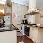 Three-bedroom Family In Managed - Location Near Taksim 4* Istanboel