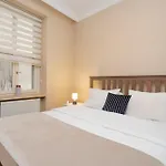 Three-bedroom Family In Managed - Location Near Taksim Appartement 4*