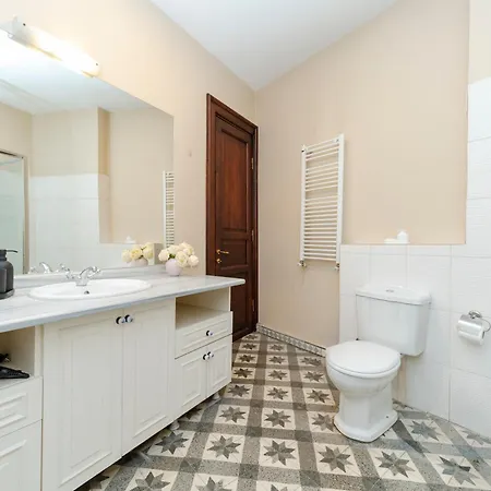Three-bedroom Family In Managed - Location Near Taksim Appartement 4*