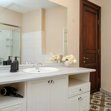 Three-bedroom Family In Managed - Location Near Taksim 4*